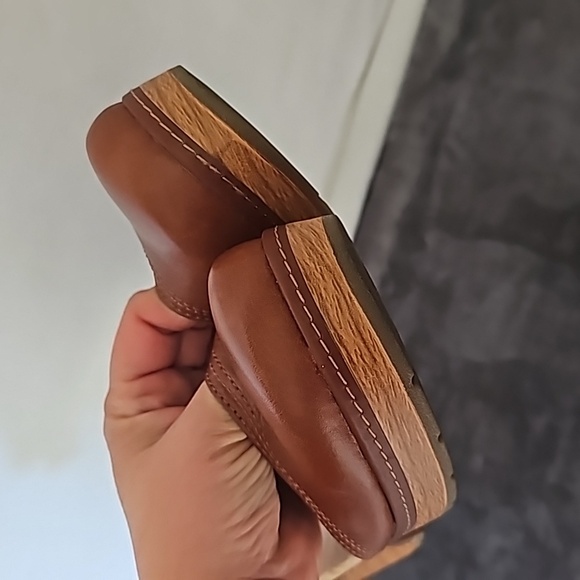 Women's Brown Leather Ankle Strap Sandals - Picture 6 of 9